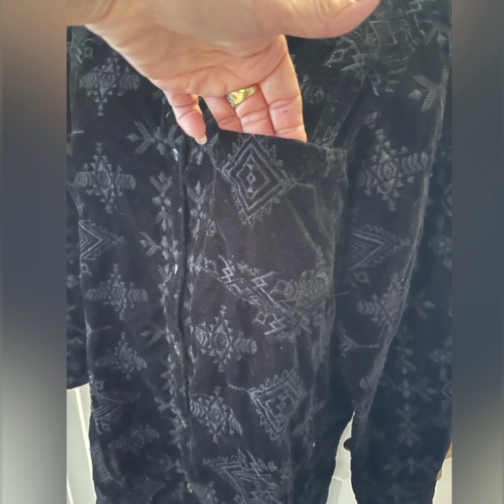 Kyla Seo Black Velvet with Embroidery Patterned Button-Up Shirt in size small - Picture 3 of 6